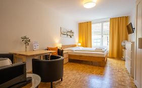 Central Living - Stephansdom Apartments